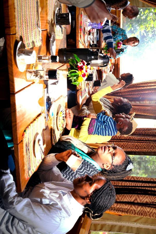 Rhino Watch Safarilodge Mweiga Экстерьер фото